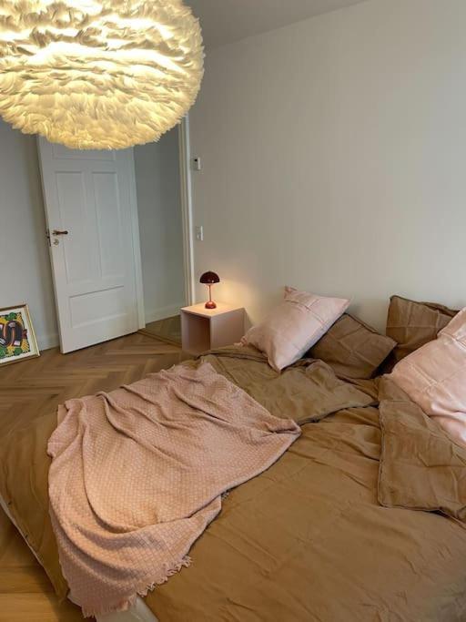 Nyrenoveret Charmerende Lejlighed I Odense C! Apartment Bagian luar foto