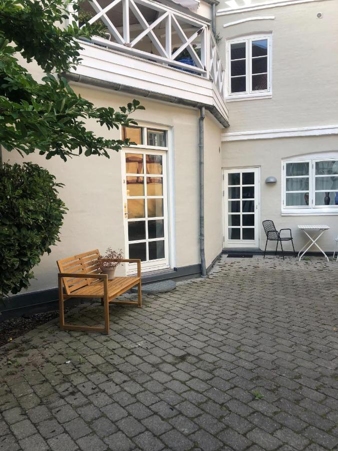 Nyrenoveret Charmerende Lejlighed I Odense C! Apartment Bagian luar foto